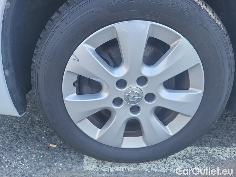  Opel  Combo  Life (E)  (2018) Com.L.1.5D 96 Elegance Plus 5d #2
