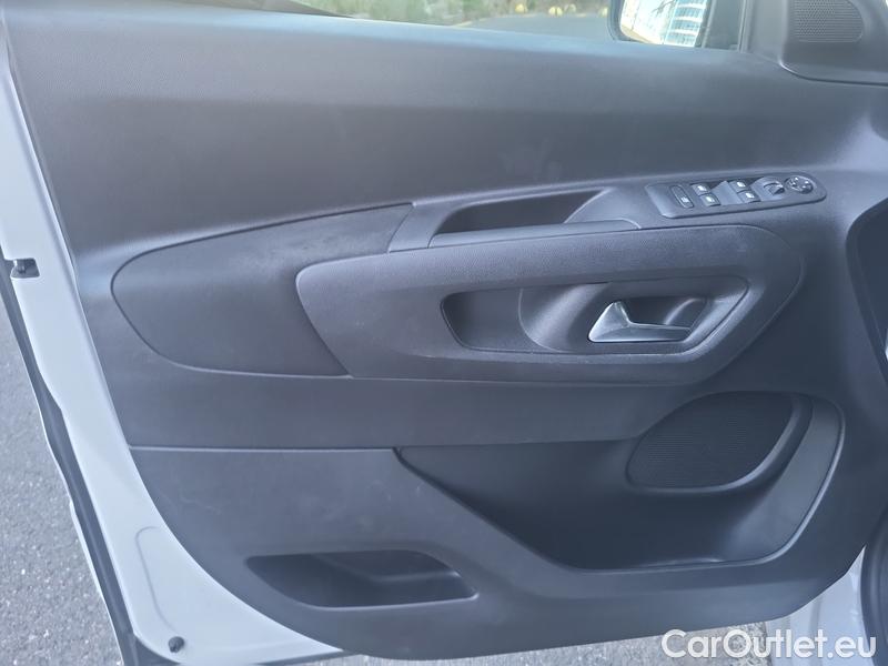  Opel  Combo  Life (E)  (2018) Com.L.1.5D 96 Elegance Plus 5d #5