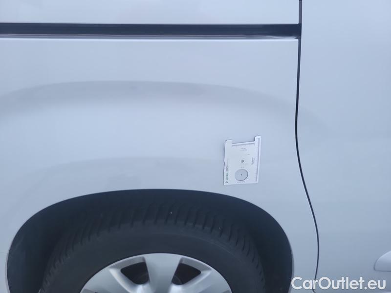  Opel  Combo  Life (E)  (2018) Com.L.1.5D 96 Elegance Plus 5d #12