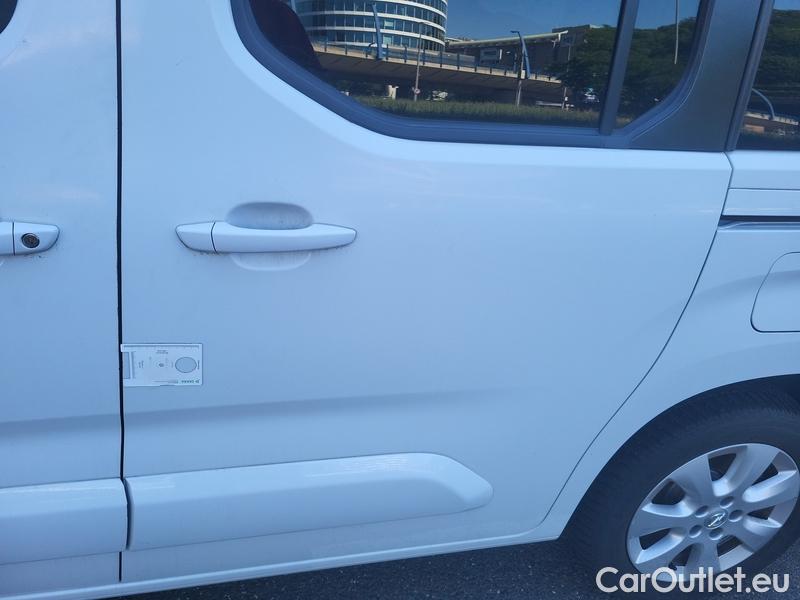  Opel  Combo  Life (E)  (2018) Com.L.1.5D 96 Elegance Plus 5d #20