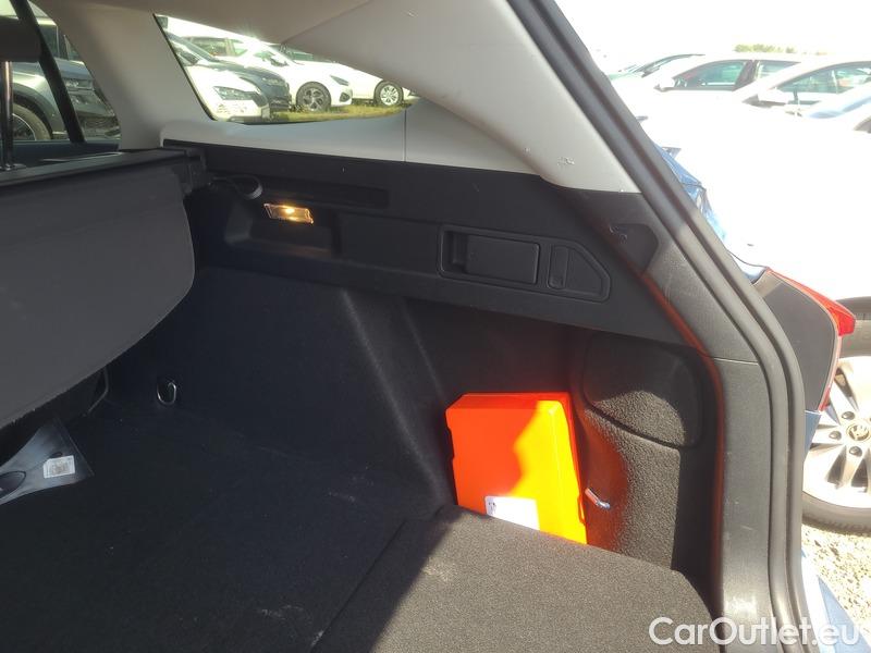  Ford  Focus   Turnier (CGE)(2018->) Foc.Kom.1.5EBl.120 Titanium #21