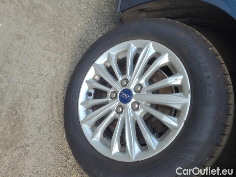  Ford  Focus   Turnier (CGE)(2018->) Foc.Kom.1.5EBl.120 Titanium #14