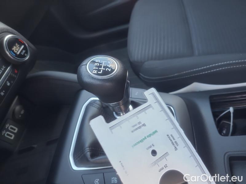  Ford  Focus   Turnier (CGE)(2018->) Foc.Kom.1.5EBl.120 Titanium #12