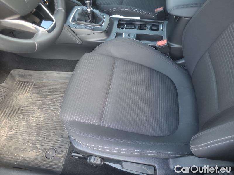  Ford  Focus   Turnier (CGE)(2018->) Foc.Kom.1.5EBl.120 Titanium #9