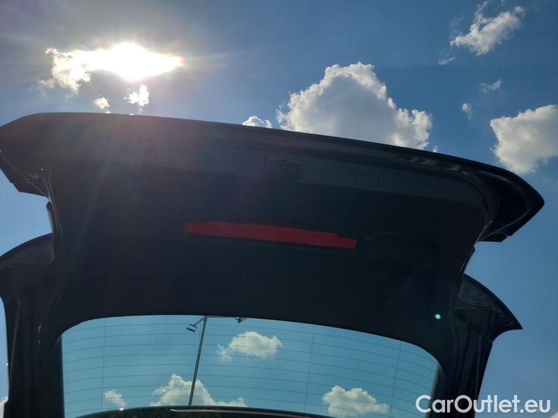  Volkswagen  Golf  VIII (CD1) (2019) Var.1.5 TSI 110 Style 5d #6