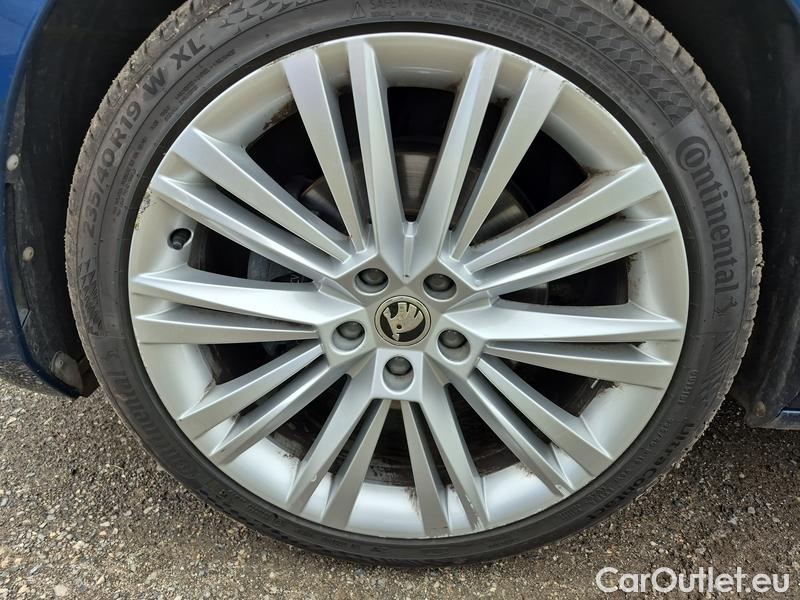  Skoda  Superb  Combi (3V5)(2015) Supe.com.2.0TDI 147 Style Aut #3