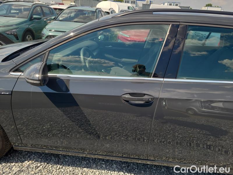  Volkswagen  Golf  VIII (CD1) (2019) Var.1.5 TSI 110 Style 5d #13