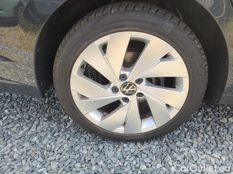  Volkswagen  Golf  VIII (CD1) (2019) Var.1.5 TSI 110 Style 5d #8