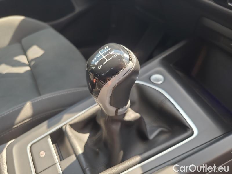  Volkswagen  Golf  VIII (CD1) (2019) Var.1.5 TSI 110 Style 5d #12