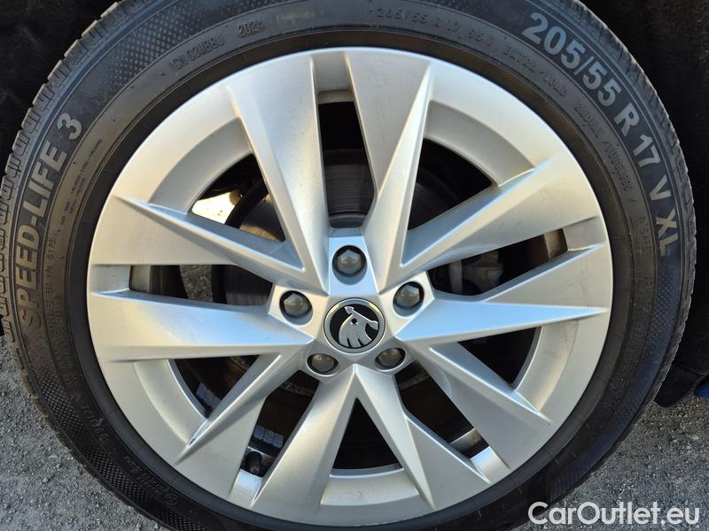  Skoda  Octavia  Combi (NX3)(2020) Oct.C.2.0TDI 110 4x4 Style AT #10