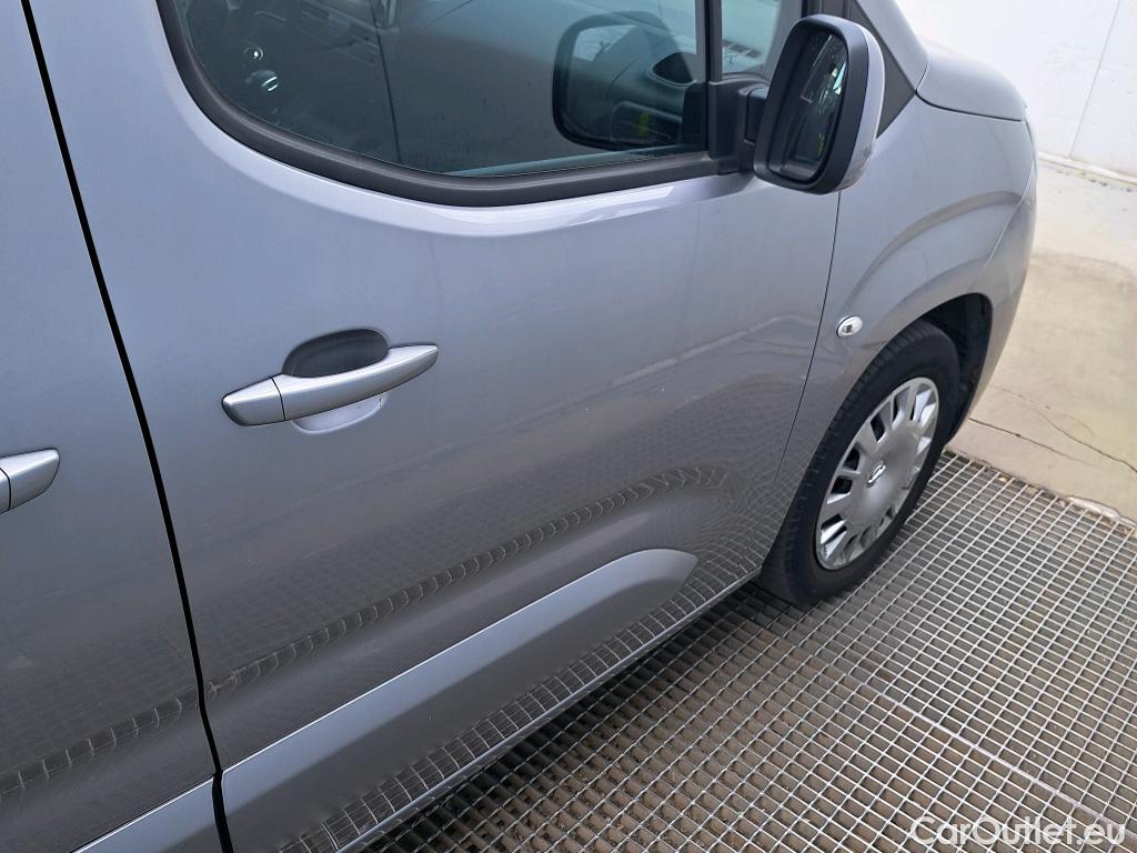  Opel  Combo OPEL  Life / 2018 / 5P / monovolumen compacto 1.2 T S/S Selective L #10