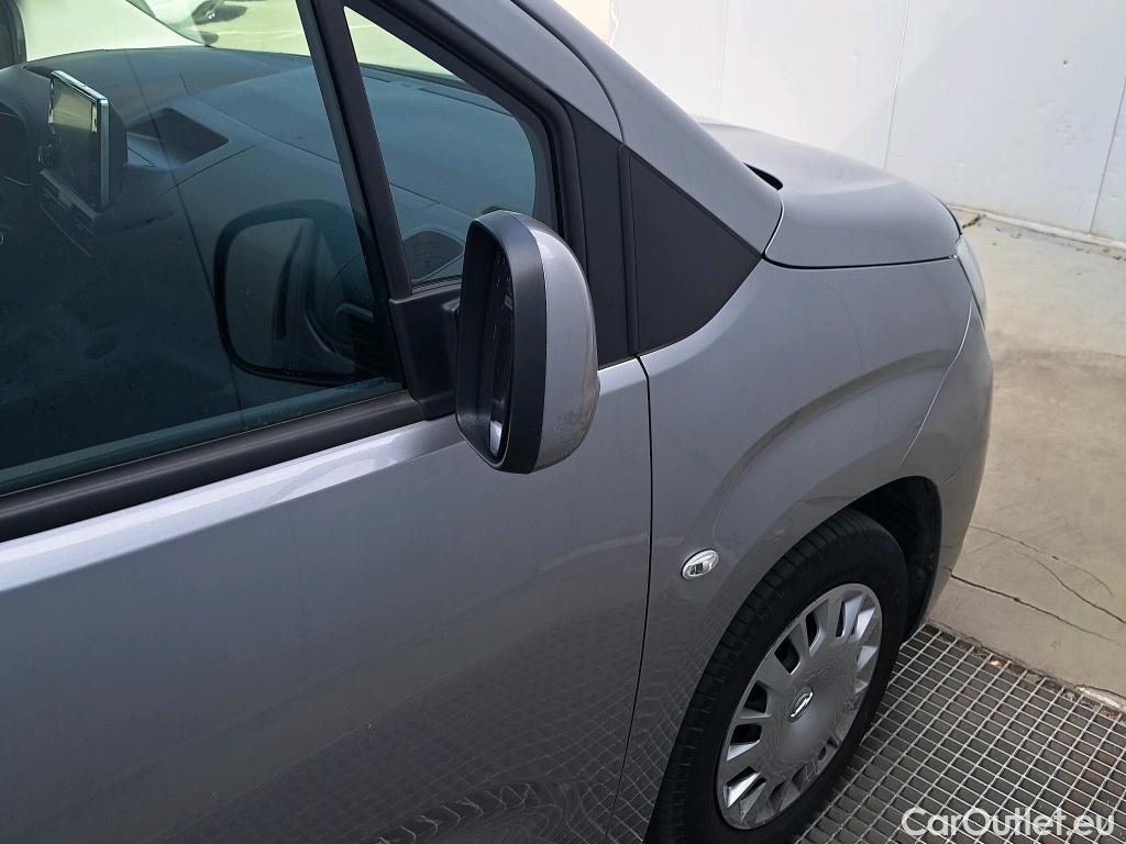  Opel  Combo OPEL  Life / 2018 / 5P / monovolumen compacto 1.2 T S/S Selective L #20