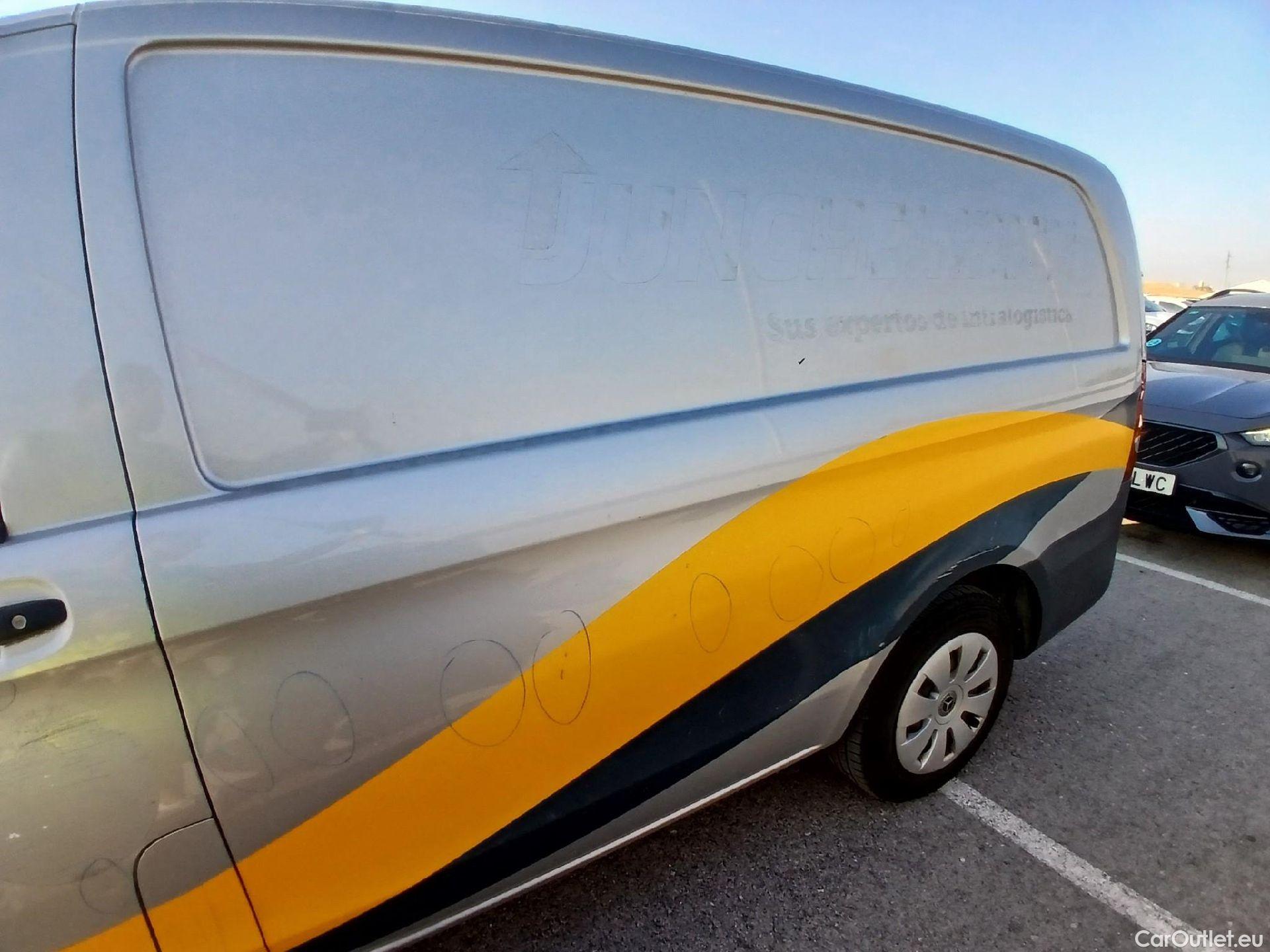  Mercedes  Vito MERCEDES-BENZ  / 2014 / 4P / furgón 111 CDI Larga #17