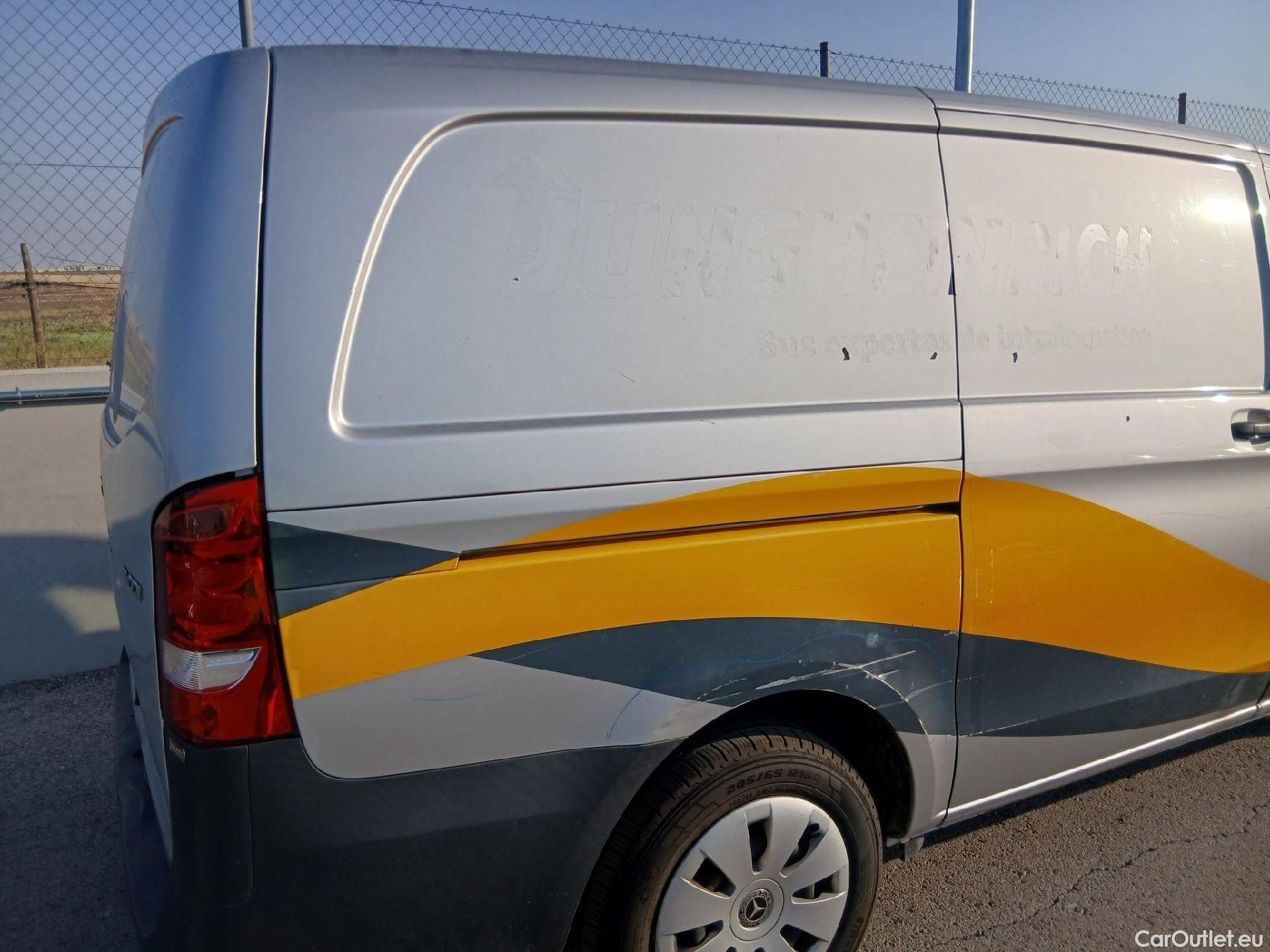  Mercedes  Vito MERCEDES-BENZ  / 2014 / 4P / furgón 111 CDI Larga #24