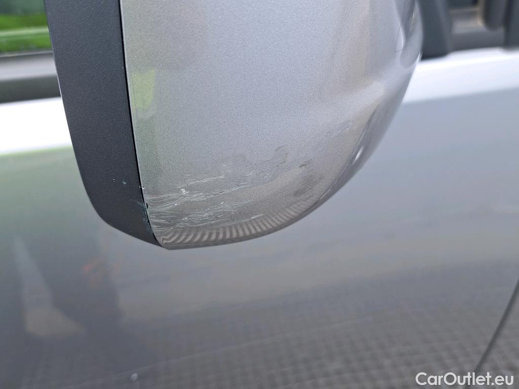  Opel  Combo OPEL  Life / 2018 / 5P / monovolumen compacto 1.2 T S/S Selective L #21
