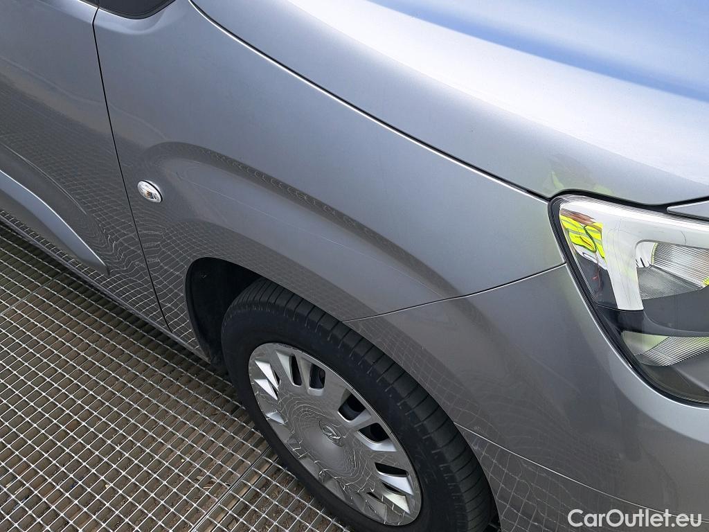  Opel  Combo OPEL  Life / 2018 / 5P / monovolumen compacto 1.2 T S/S Selective L #14