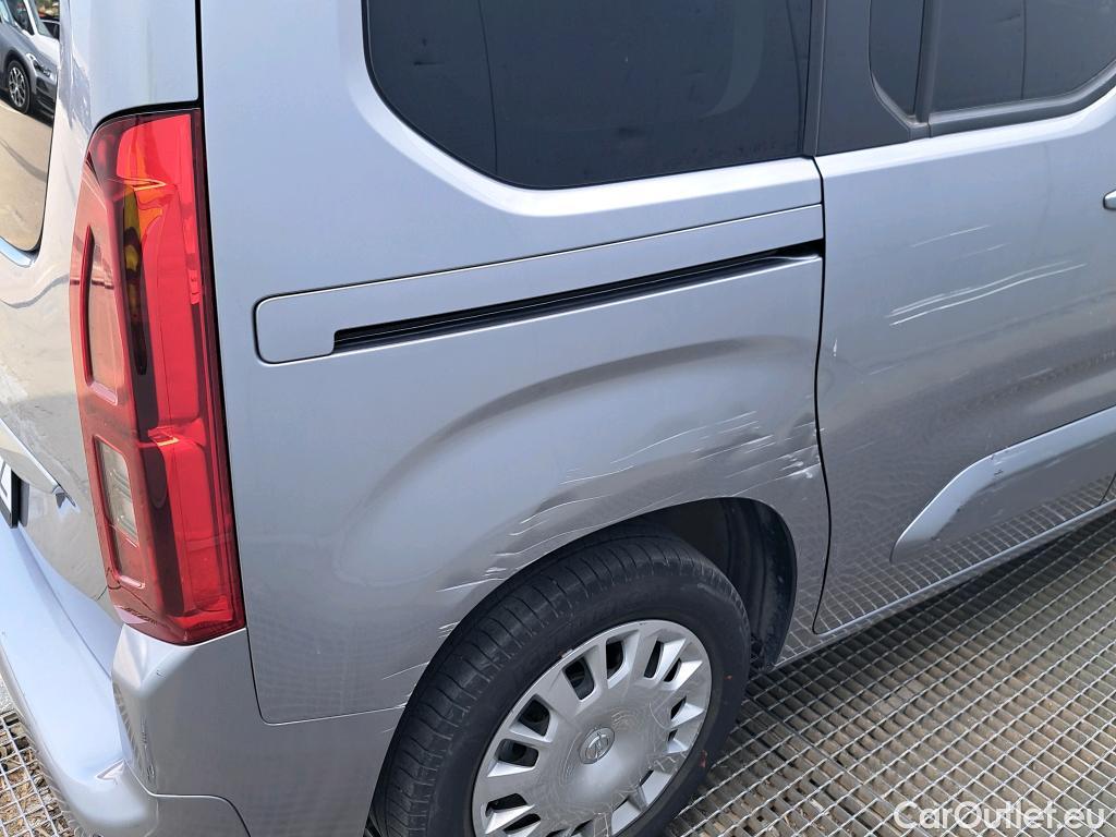  Opel  Combo OPEL  Life / 2018 / 5P / monovolumen compacto 1.2 T S/S Selective L #1