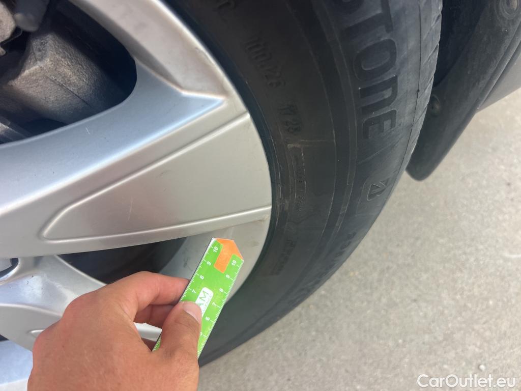  Volvo  XC 40 VOLVO XC40 / 2021 / 5P / todoterreno 1.5 T2 Essential Dark Auto #22