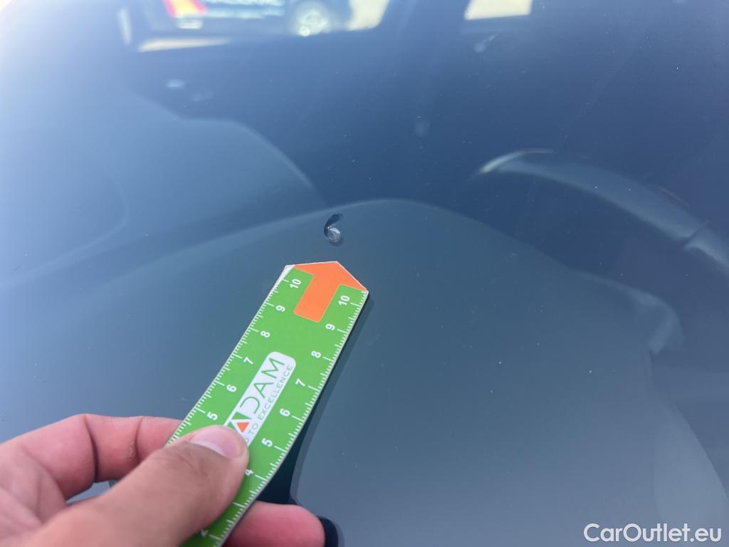  Volvo  XC 40 VOLVO XC40 / 2021 / 5P / todoterreno 1.5 T2 Essential Dark Auto #2