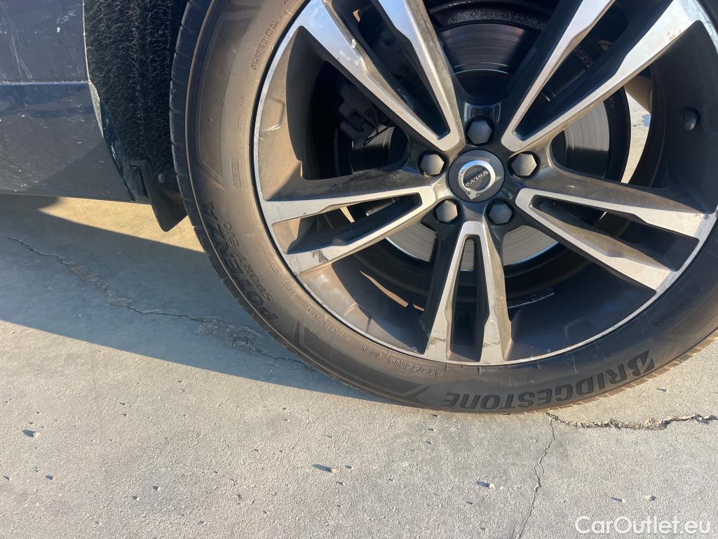  Volvo  XC60 VOLVO  / 2017 / 5P / todoterreno 2.0 T4 Business Plus Auto (CX) #1