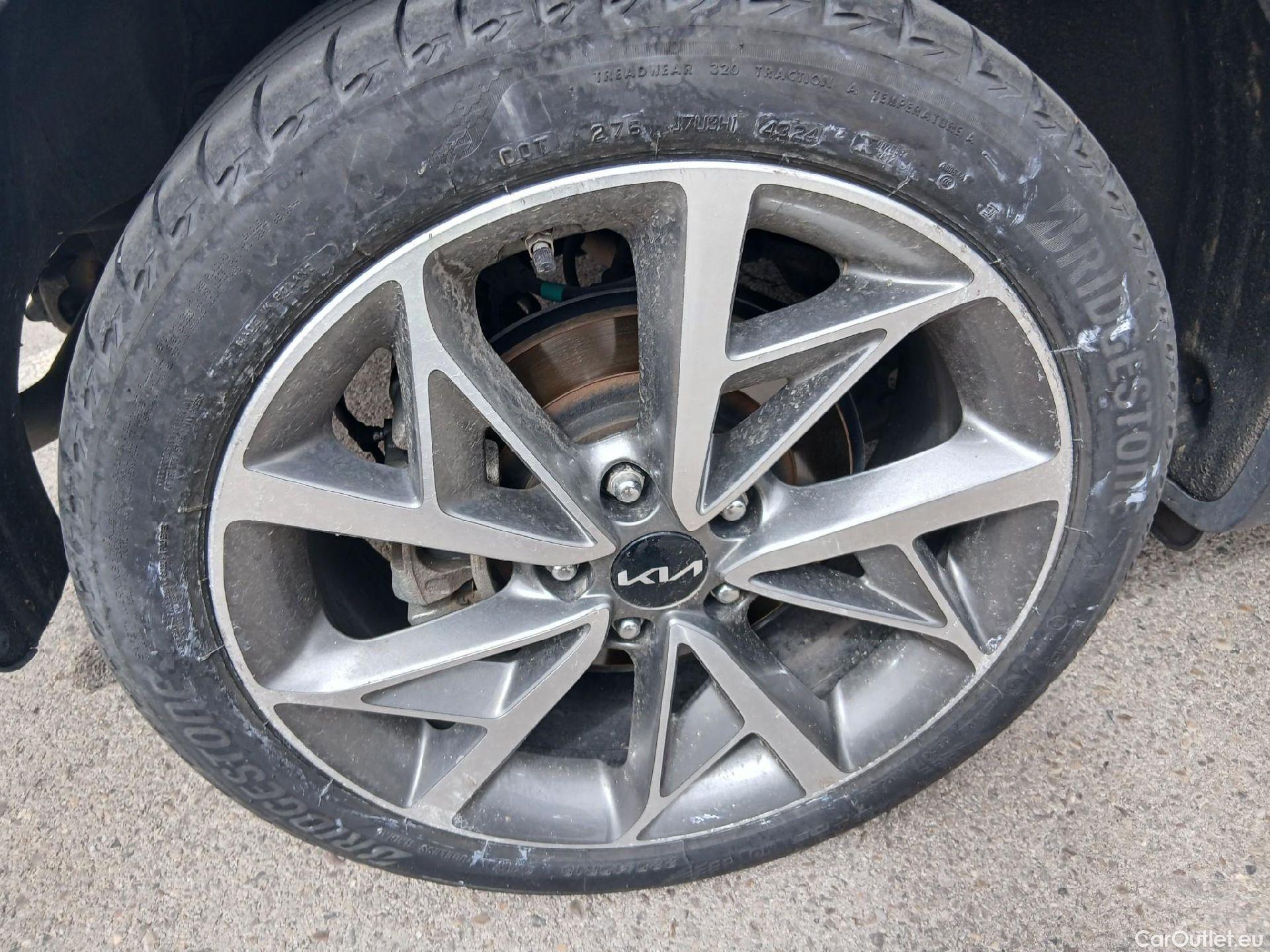  KIA  Niro KIA  / 2019 / 5P / crossover 1.6 GDi HEV 104kW (141CV) Emotion (AC) #40