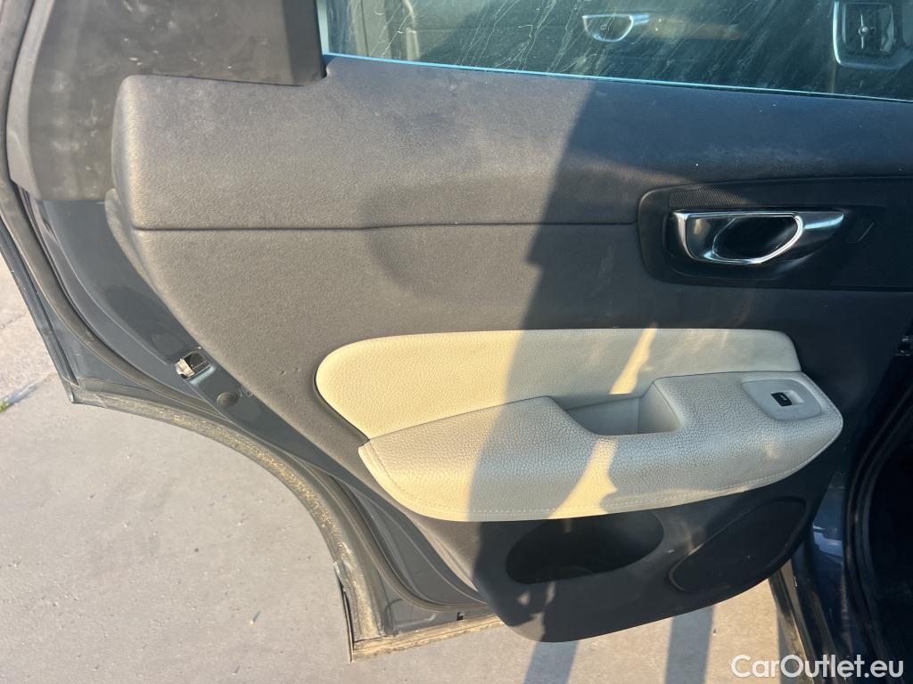  Volvo  XC60 VOLVO  / 2017 / 5P / todoterreno 2.0 T4 Business Plus Auto (CX) #27