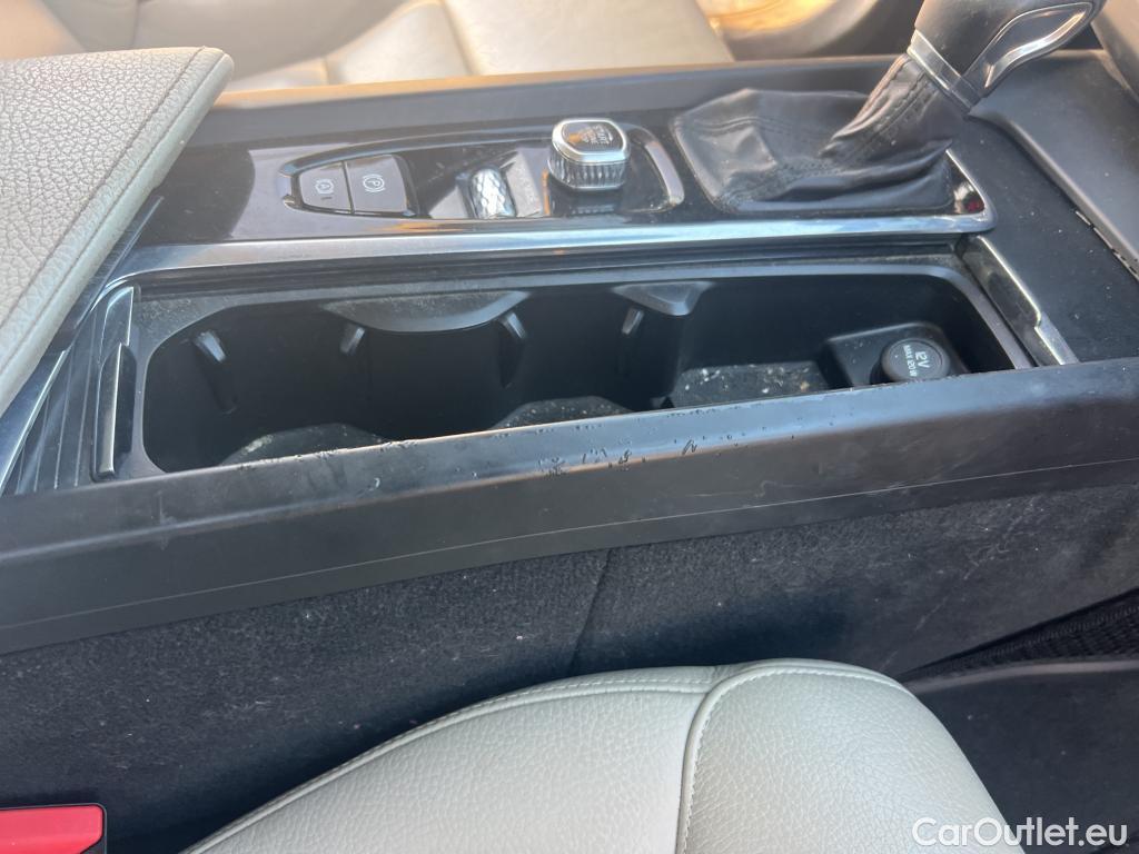  Volvo  XC60 VOLVO  / 2017 / 5P / todoterreno 2.0 T4 Business Plus Auto (CX) #12