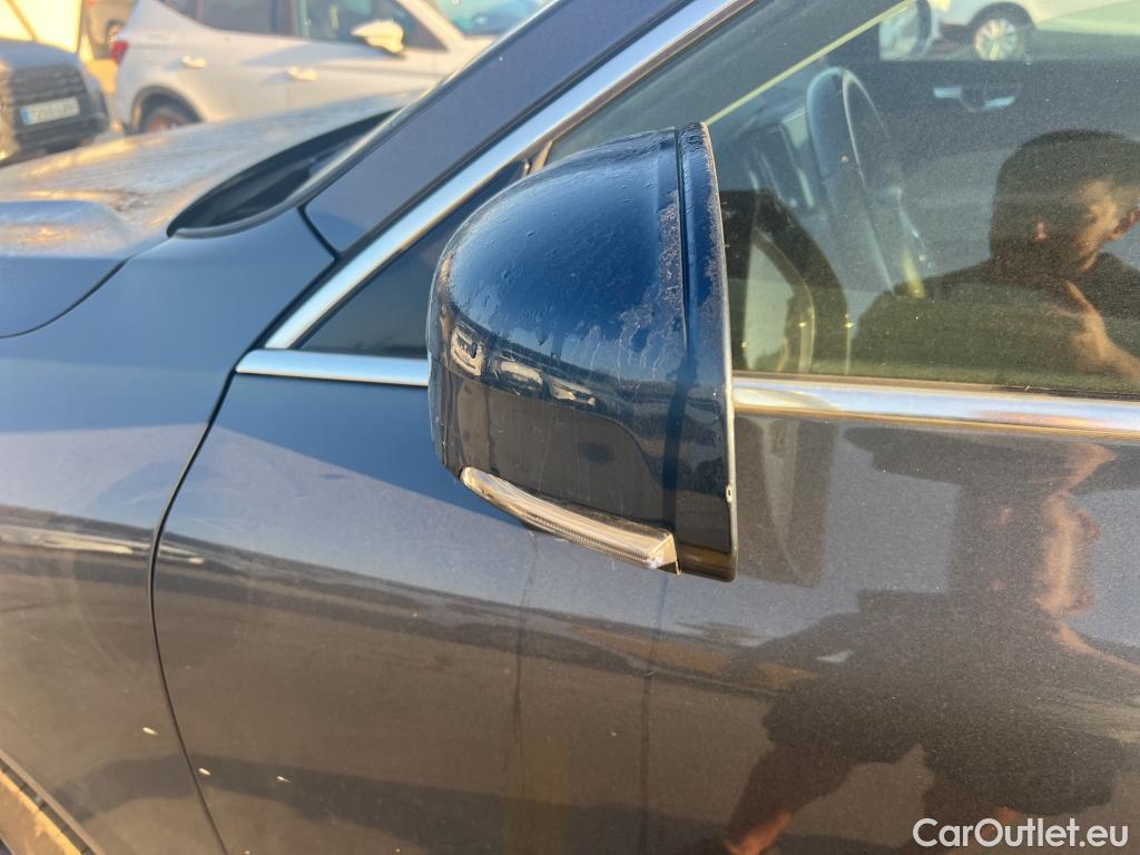  Volvo  XC60 VOLVO  / 2017 / 5P / todoterreno 2.0 T4 Business Plus Auto (CX) #38