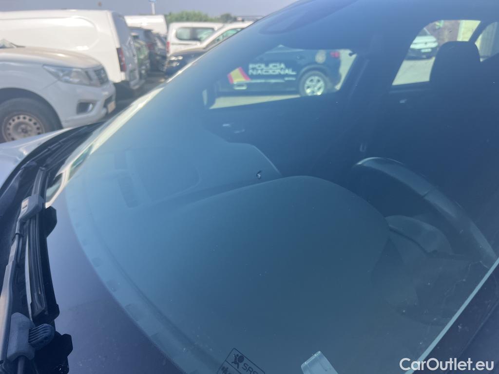 Volvo  XC 40 VOLVO XC40 / 2021 / 5P / todoterreno 1.5 T2 Essential Dark Auto #1
