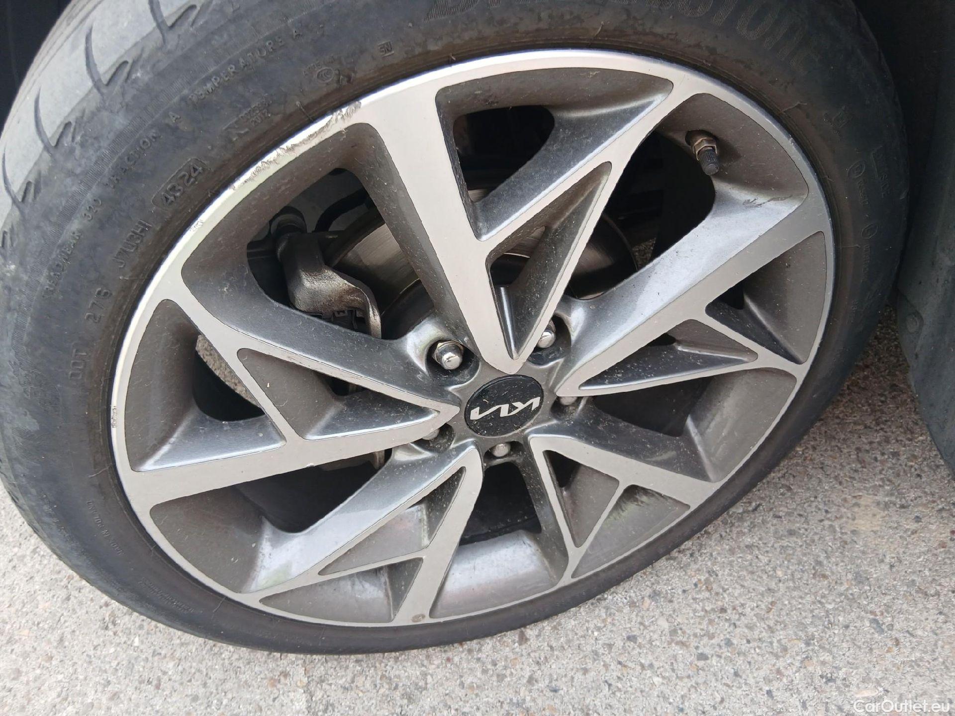  KIA  Niro KIA  / 2019 / 5P / crossover 1.6 GDi HEV 104kW (141CV) Emotion (AC) #7
