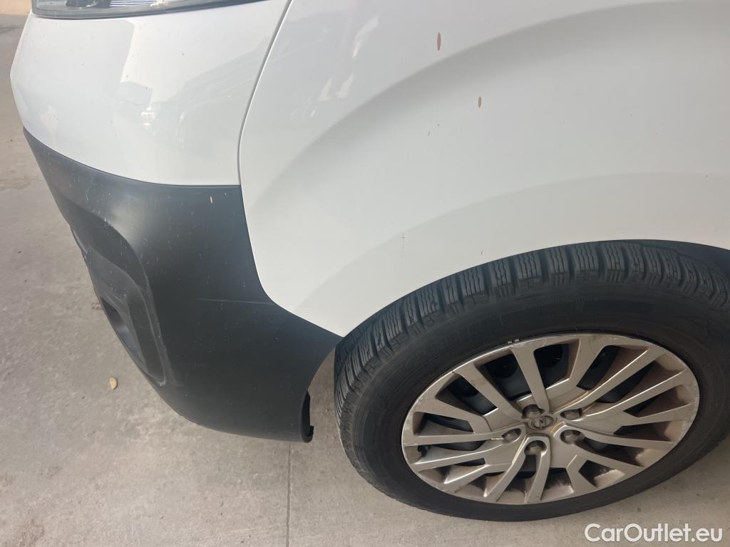  Opel  Vivaro OPEL  / 2019 / 4P / furgón 1.5 Diésel 88kW (120CV) M Std Express #37