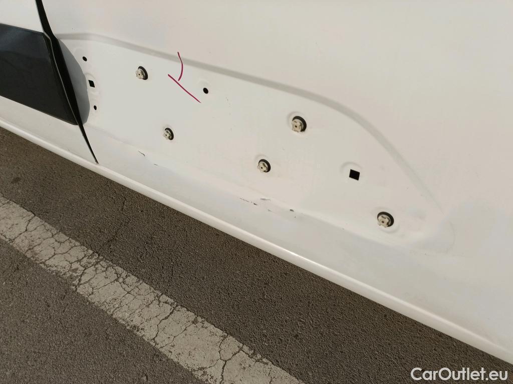  Citroen  Berlingo CITROEN  / 2015 / 4P / combi Talla M BlueHDi 100 S&S LIVE (IND) #35