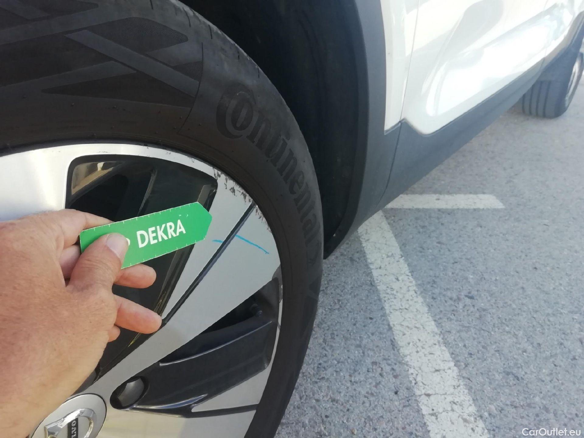  Volvo  XC 40 VOLVO XC40 / 2021 / 5P / todoterreno 1.5 T4 Recharge PHEV Core Auto #7