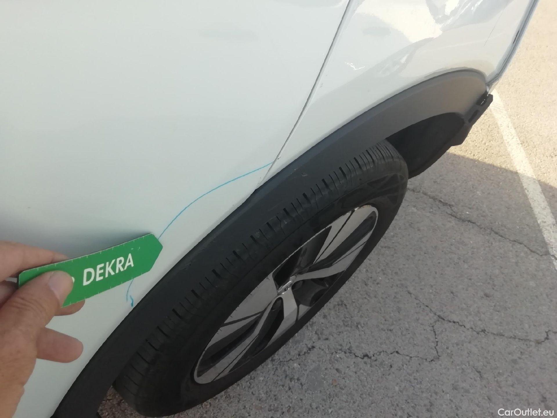  Volvo  XC 40 VOLVO XC40 / 2021 / 5P / todoterreno 1.5 T4 Recharge PHEV Core Auto #12