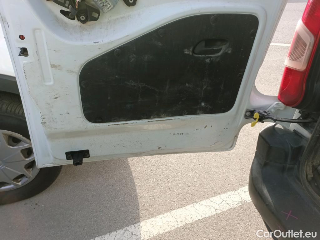  Citroen  Berlingo CITROEN  / 2015 / 4P / combi Talla M BlueHDi 100 S&S LIVE (IND) #11