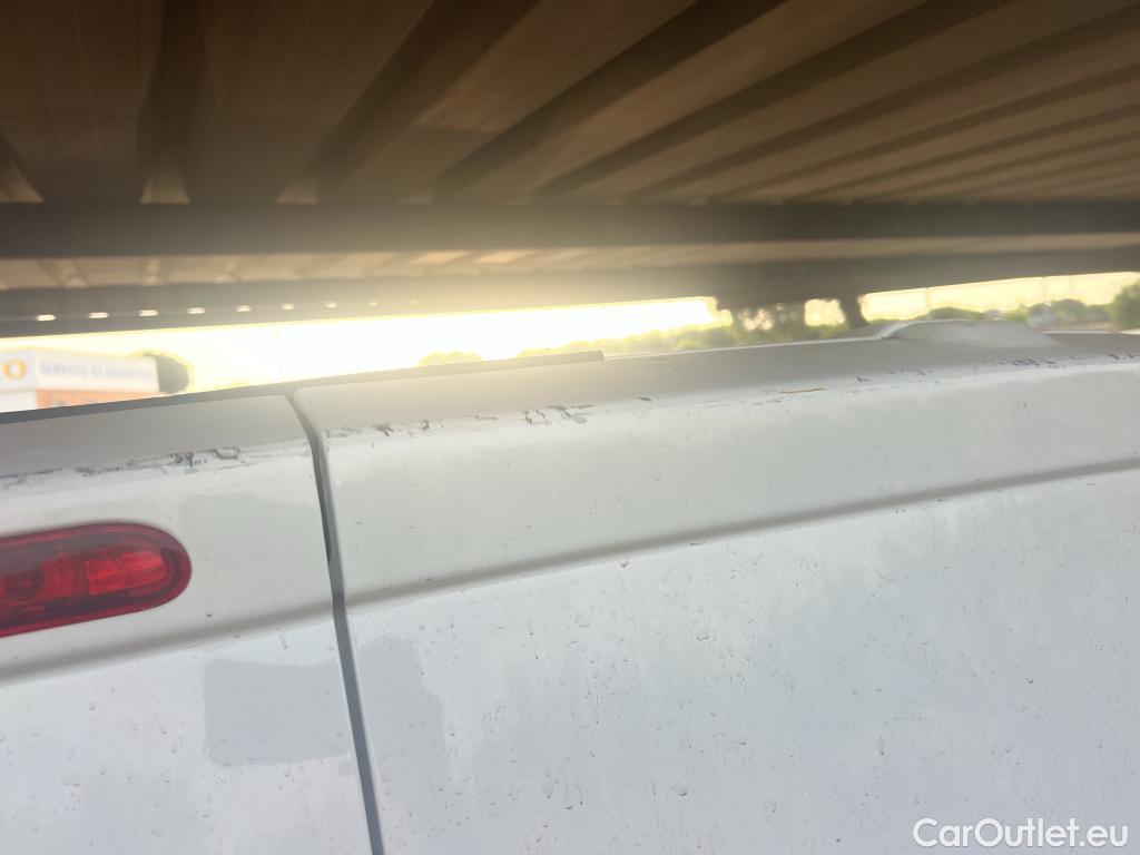  Opel  Vivaro OPEL  / 2019 / 4P / furgón 1.5 Diésel 88kW (120CV) M Std Express #18
