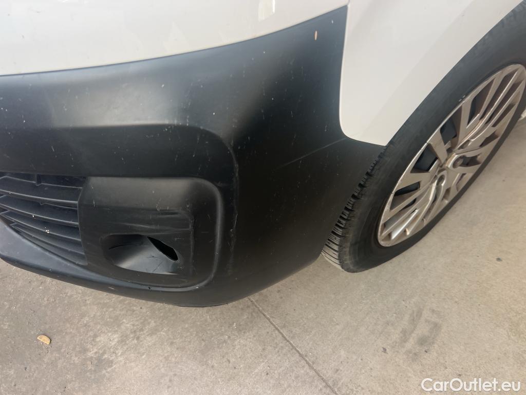  Opel  Vivaro OPEL  / 2019 / 4P / furgón 1.5 Diésel 88kW (120CV) M Std Express #25