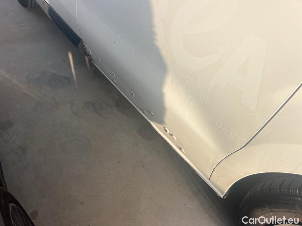  Opel  Vivaro OPEL  / 2019 / 4P / furgón 1.5 Diésel 88kW (120CV) M Std Express #23