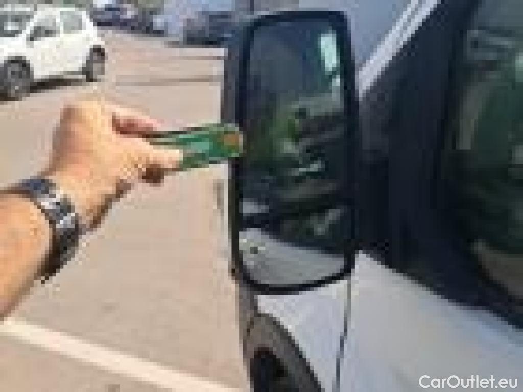  Ford  Transit FORD  / 2013 / 4P / furgón 350 96kW L3H2 Van Trend FWD MHEV #44