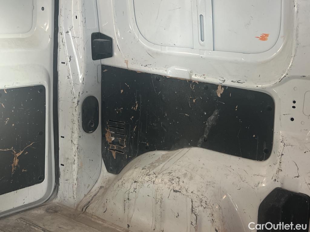 Opel  Vivaro OPEL  / 2019 / 4P / furgón 1.5 Diésel 88kW (120CV) M Std Express #33