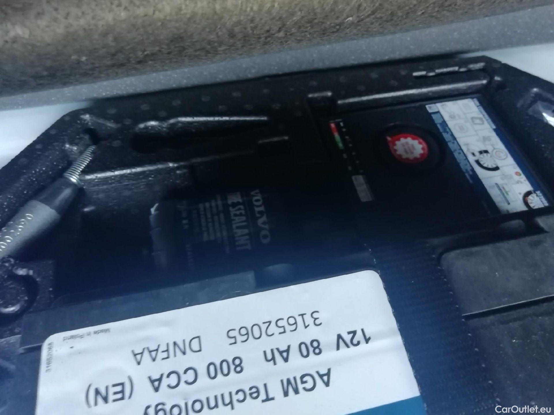  Volvo  XC 40 VOLVO XC40 / 2021 / 5P / todoterreno 1.5 T4 Recharge PHEV Core Auto #1