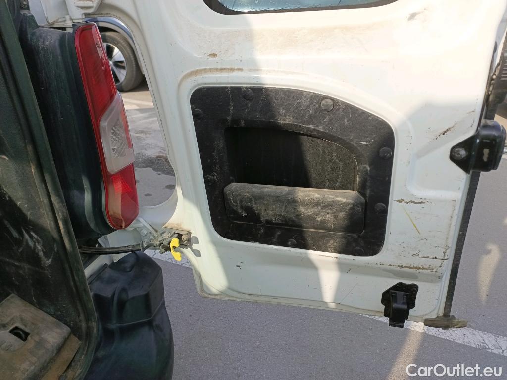  Citroen  Berlingo CITROEN  / 2015 / 4P / combi Talla M BlueHDi 100 S&S LIVE (IND) #9