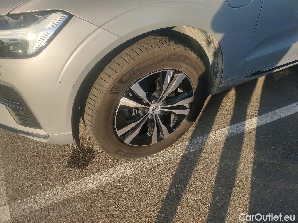  Volvo  XC60 VOLVO   2.0 T6 AWD Recharge Core Auto #1