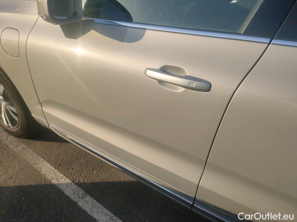  Volvo  XC60 VOLVO   2.0 T6 AWD Recharge Core Auto #10