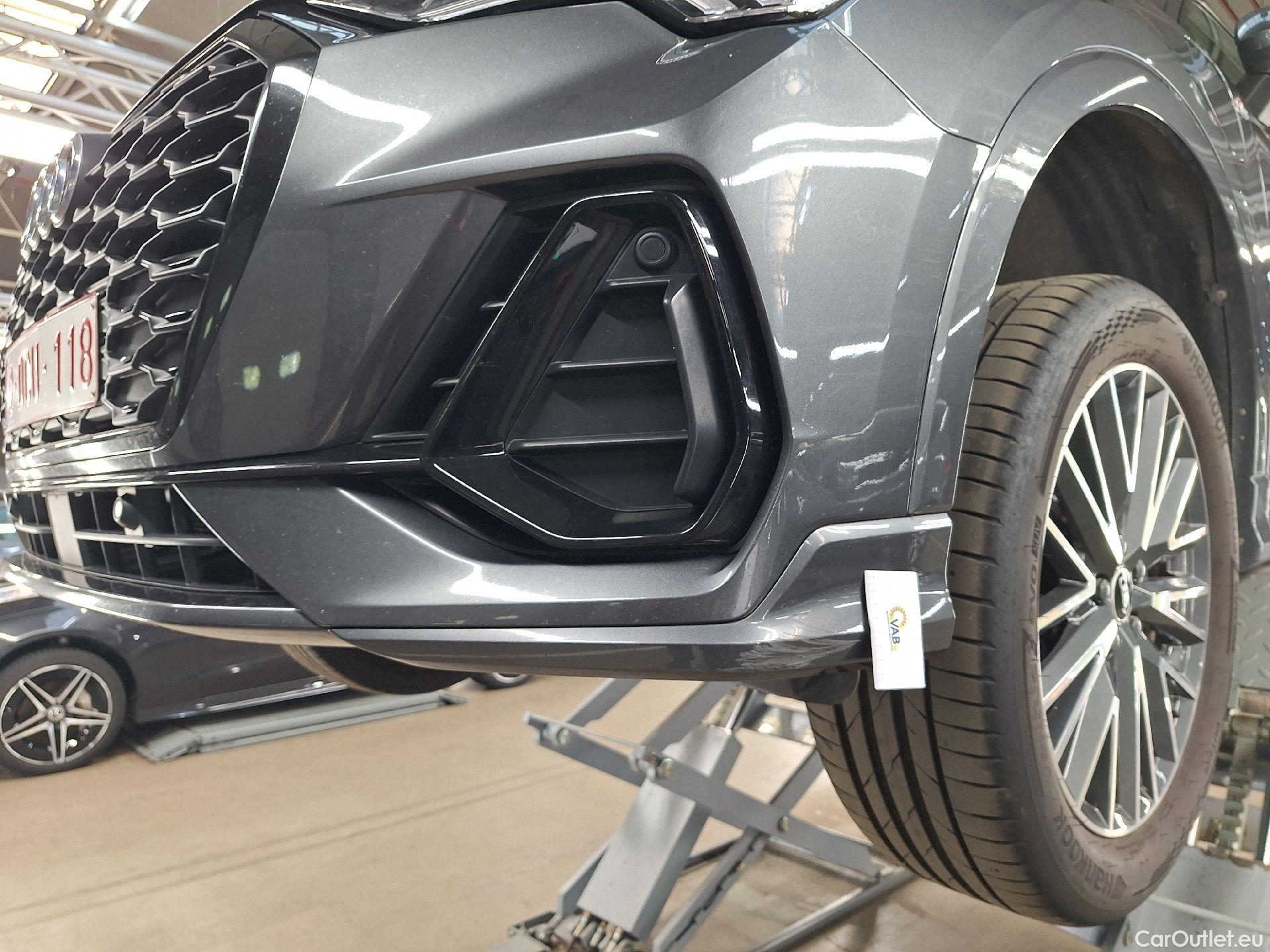  Audi  Q3 Audi,  SB '19 PHEV, Audi  Sportback 45 TFSI e S tronic S Line 5d #21