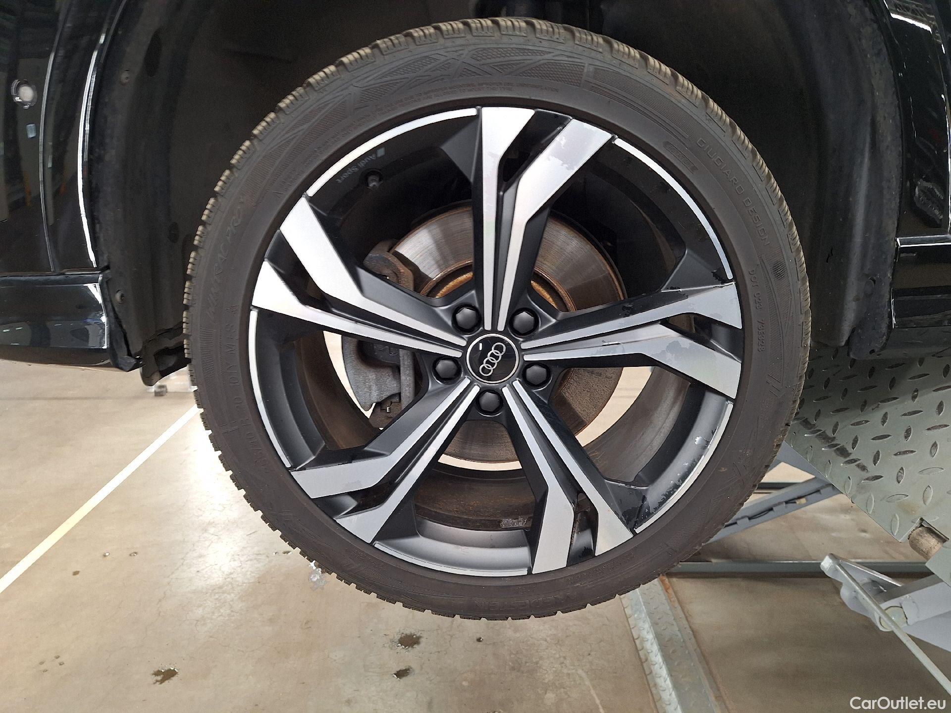  Audi  Q3 Audi,  SB '19 PHEV, Audi  Sportback 45 TFSI e S tronic S Line 5d #18