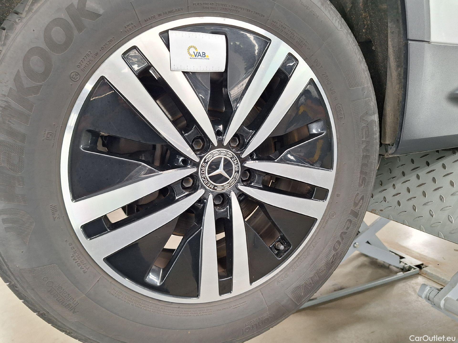  Mercedes  GLB Mercedes,  '19, Mercedes-Benz   180 d 5d #33