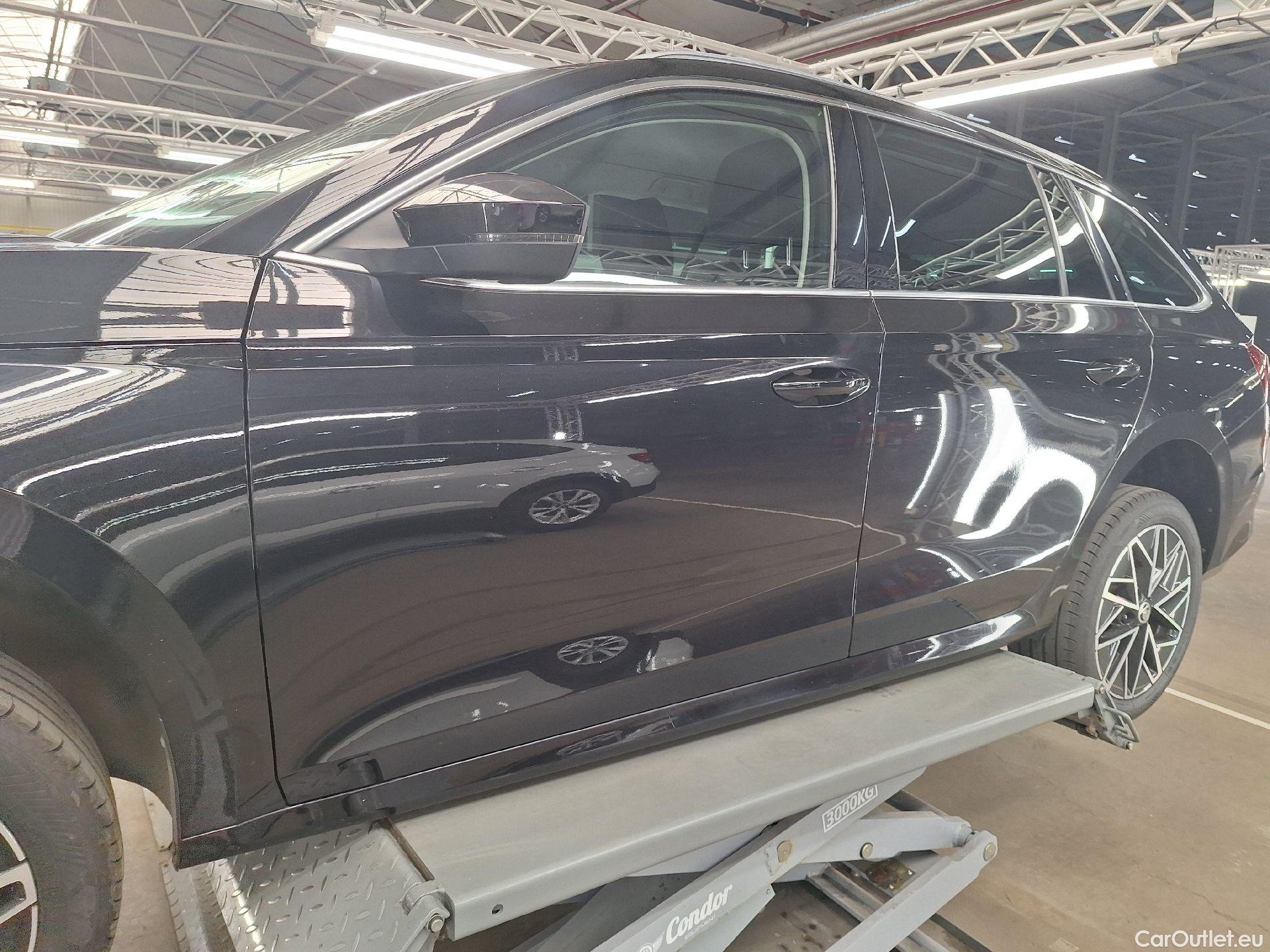  Skoda  Octavia Skoda,  Combi '20, Skoda  Combi 1.0 TSI 81kW Clever 5d #19
