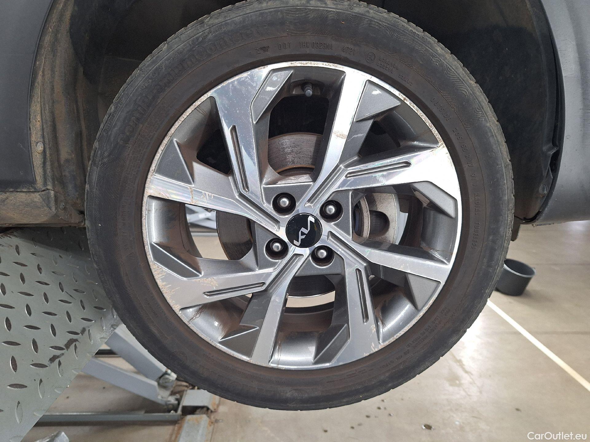  KIA  STONIC Kia,  FL'20, KIA  1.0 T 100 GT Line DCT 5d #32