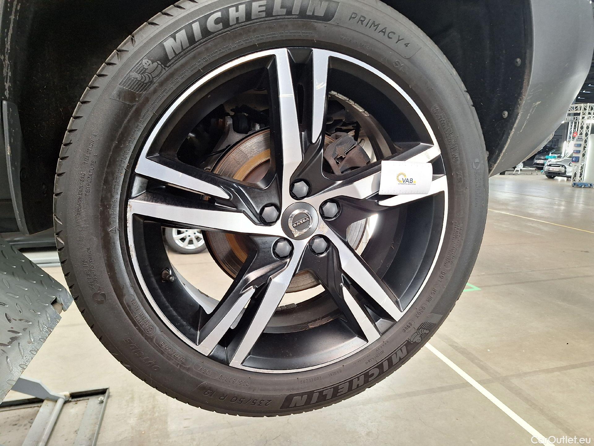  Volvo  XC 40 Volvo, XC40 '17, Volvo XC40 T5 Recharge Geartronic R-Design 5d #48